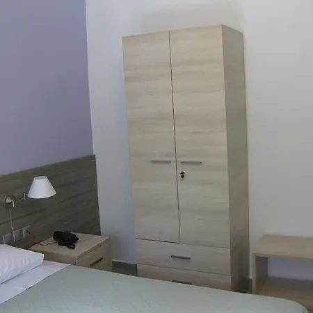 Aparthotel Alexandros Kamena Vourla Zimmer foto