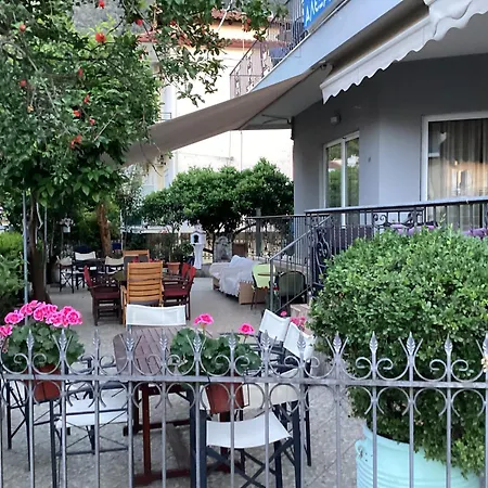 Aparthotel Alexandros Kamena Vourla Exterior foto